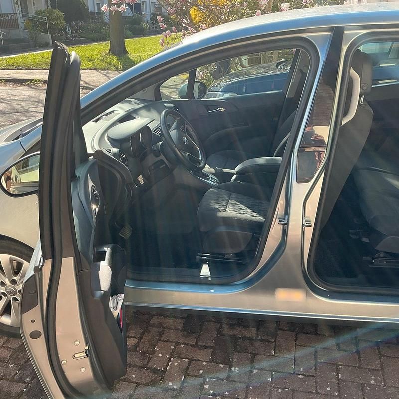 Gebraucht Opel Meriva 120 PS (88 kW) 2014 Silber Van / Kleinbus