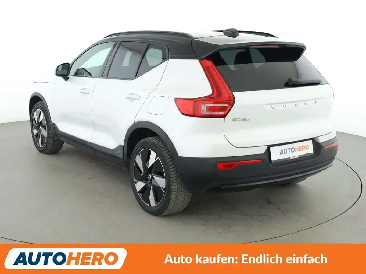 Gebraucht Volvo XC40 Plus 300 kW (408 PS) 2023 Crystal white SUV