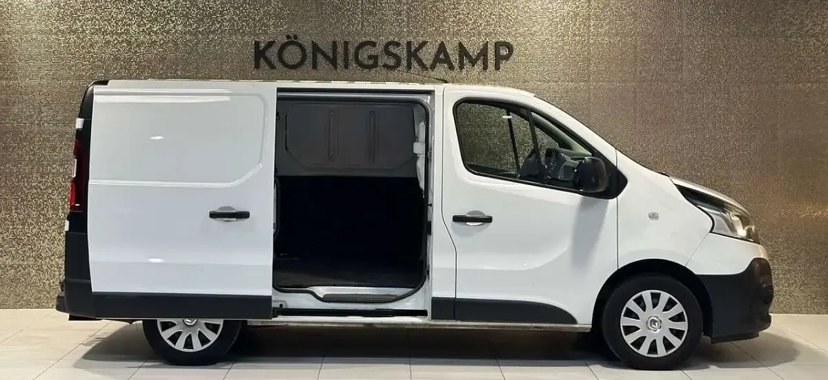 Second-hand Renault Trafic 125 CP (91 kW) 2017 Alb Monovolum