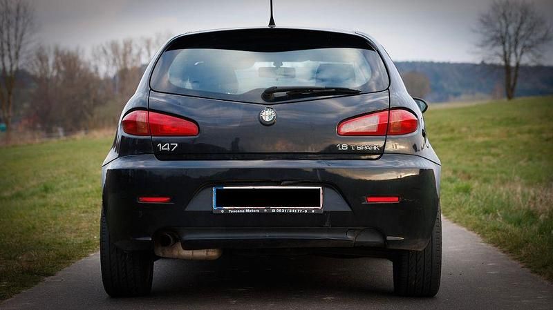 Gebraucht Alfa Romeo 147 105 PS (77 kW) 2009 Schwarz Kleinwagen