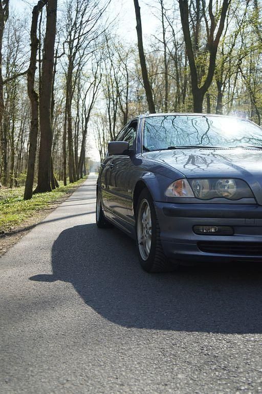 Gebraucht BMW 320 Sport Line 170 PS (125 kW) 2001 Blau Limousine