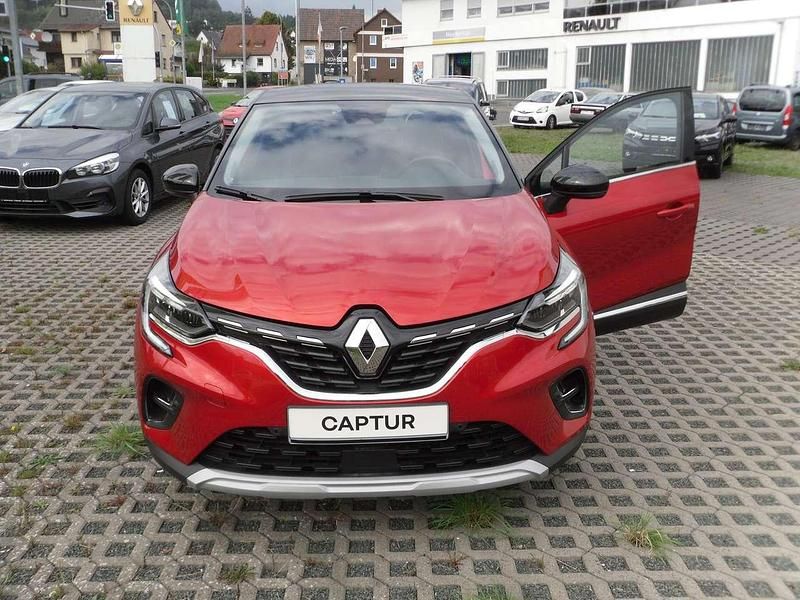 Rot Gebraucht 2024 Renault Captur Techno SUV | 21.800 € (Guter Preis) - Bild 1/4