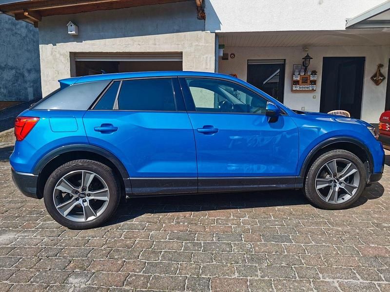 Gebraucht Audi Q2 Ambiente 150 PS (110 kW) 2020 Blau SUV