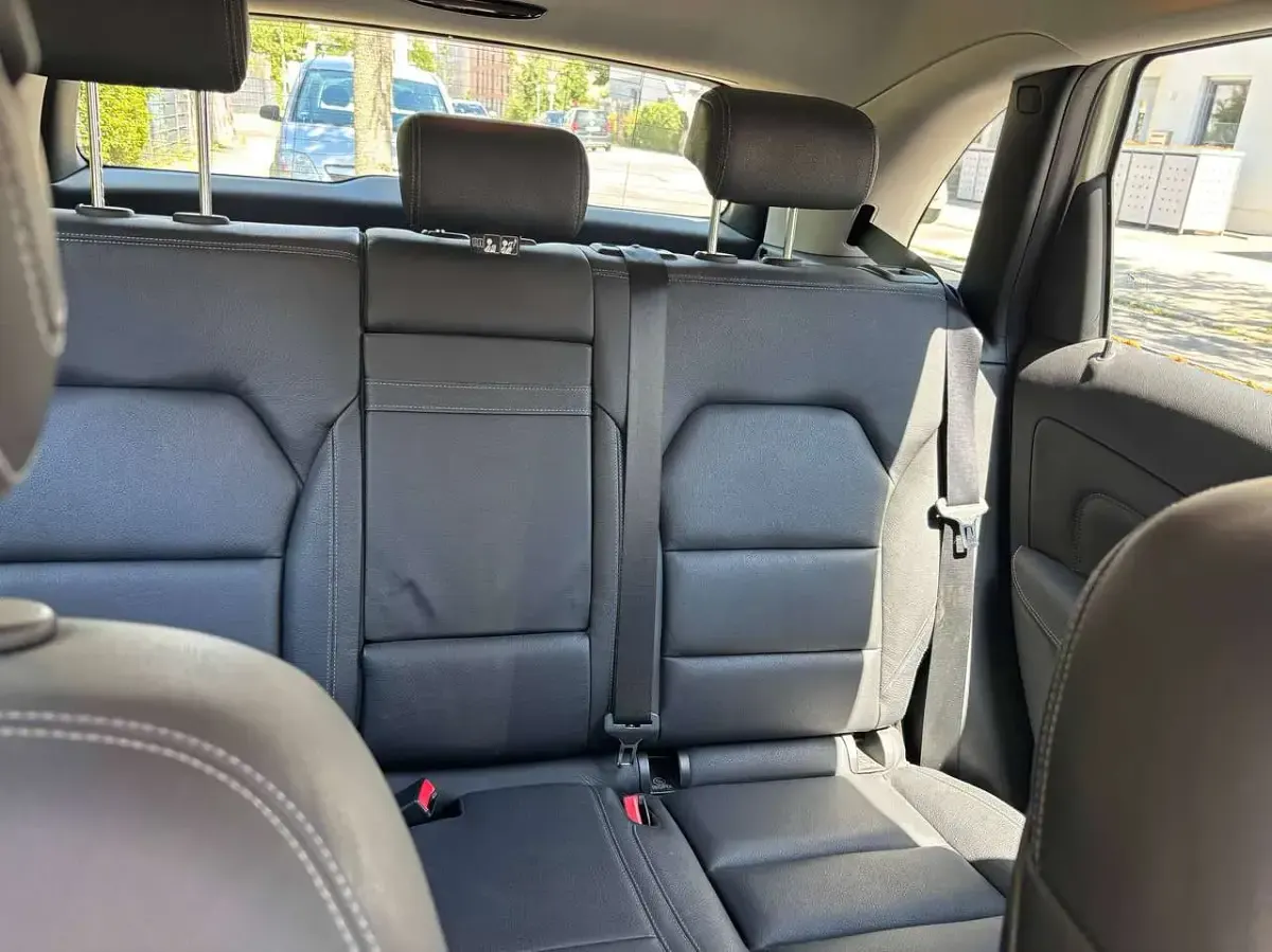 Gebraucht Mercedes 200 156 PS (114 kW) 2012 Weiß Limousine