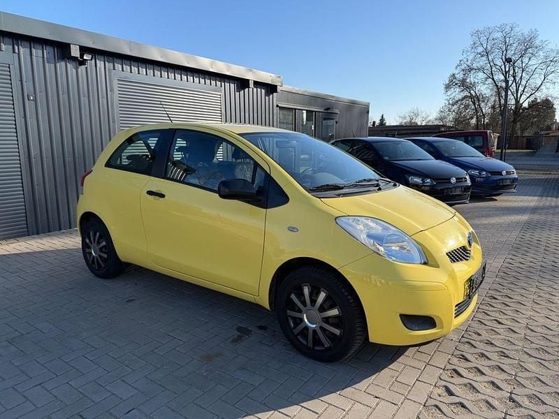 Gebraucht Toyota Yaris 69 PS (50 kW) 2009 Gelb Kleinwagen