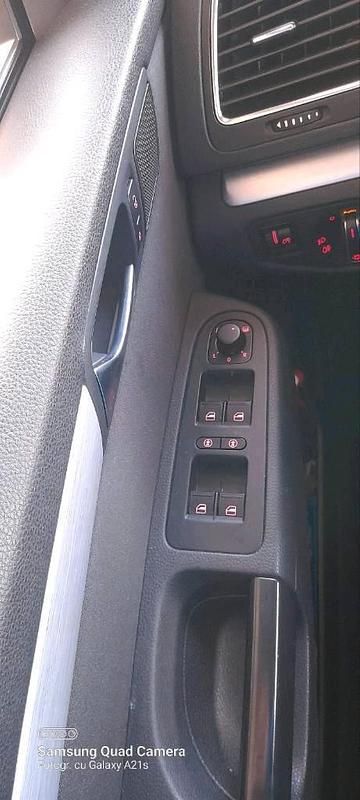 Second-hand VW Sharan 170 CP (125 kW) 2011 Alb Monovolum