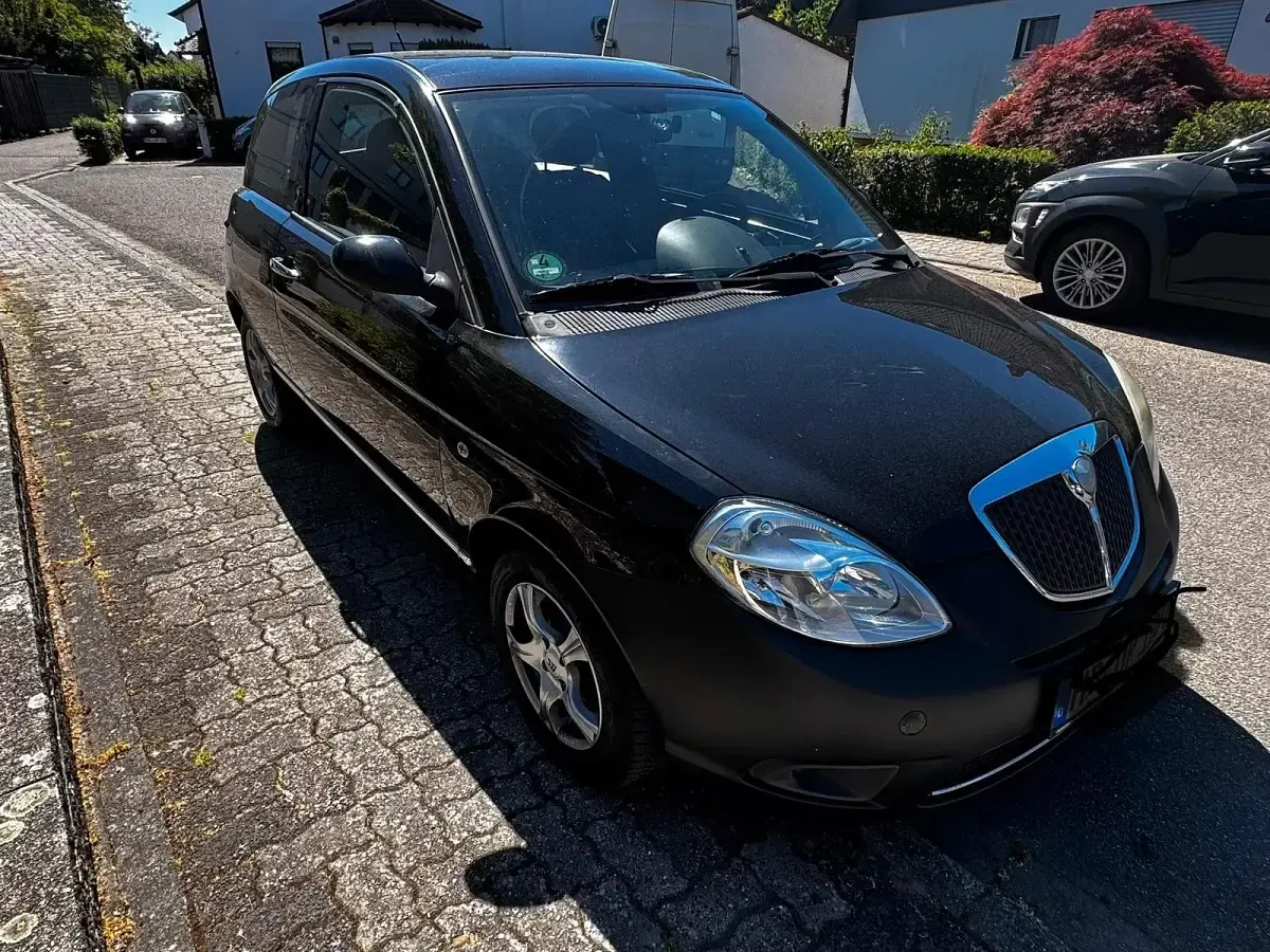 Gebraucht Lancia Ypsilon 60 PS (44 kW) 2007 Schwarz Kleinwagen