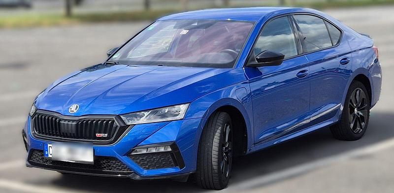 Blau Gebraucht 2021 Skoda Octavia RS Limousine | 20.200 € (Superpreis) - Bild 1/4