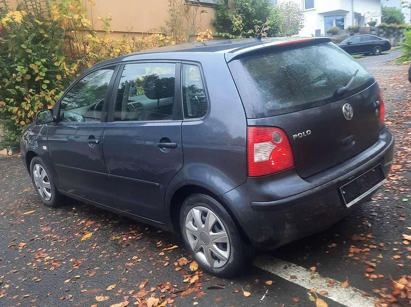 Gebraucht VW Polo 64 PS (47 kW) 2004 Grau Limousine