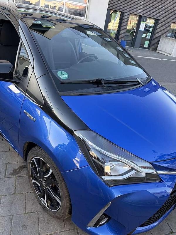 Gebraucht Toyota Yaris Hybrid Style 101 PS (74 kW) 2017 Blau Kleinwagen