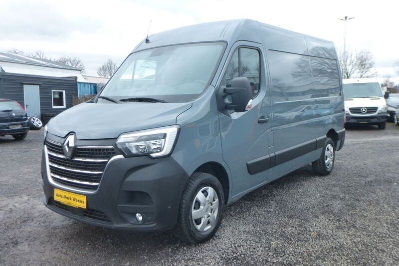 Städtisches grau Gebraucht 2022 Renault Master Komfort Van | 22.610 € (Fairer Preis) - Bild 1/4