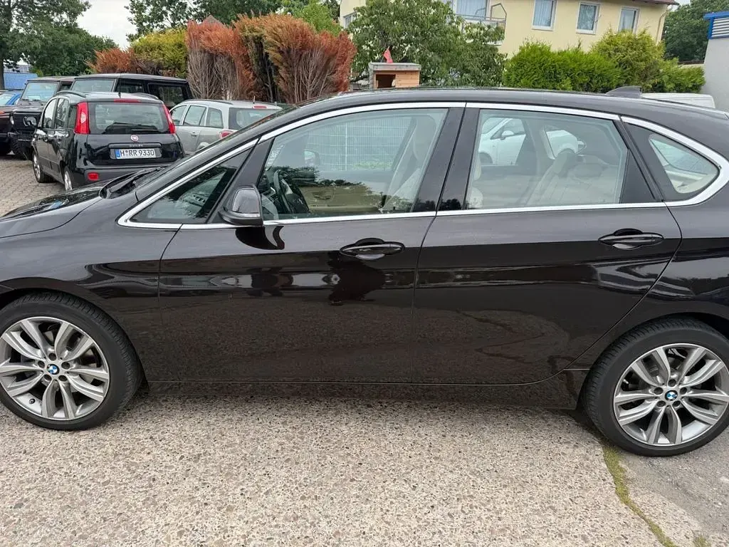 Gebraucht BMW 220 Active Tourer 192 PS (141 kW) 2016 Braun Van / Kleinbus