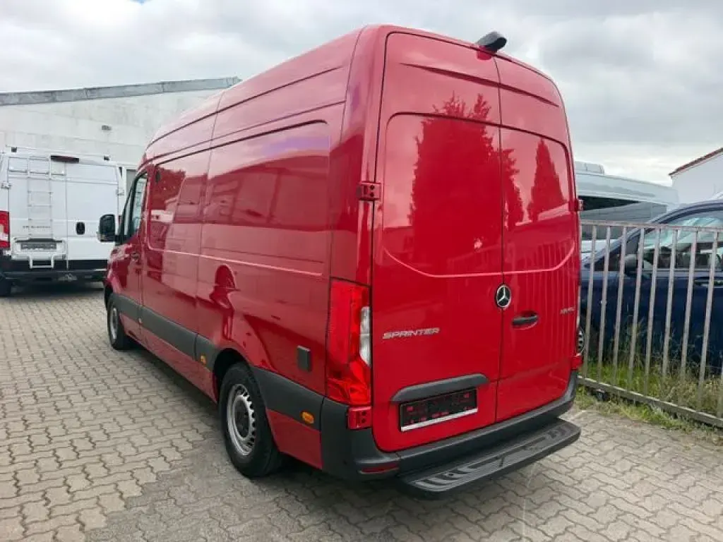 Gebraucht Mercedes Sprinter 150 PS (110 kW) 2021 Jupiterrot uni Van