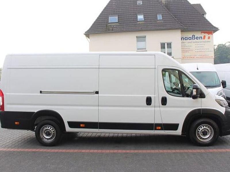 Gebraucht Peugeot Boxer 140 PS (102 kW) 2024 Weiß icy Van