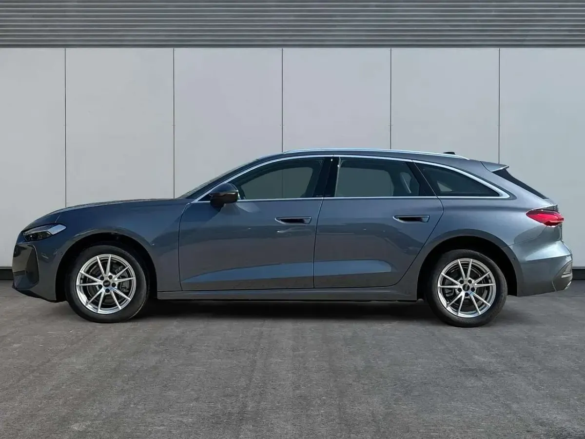 Second-hand Audi A5 Basis 204 CP (150 kW) 2024 Albastru Break