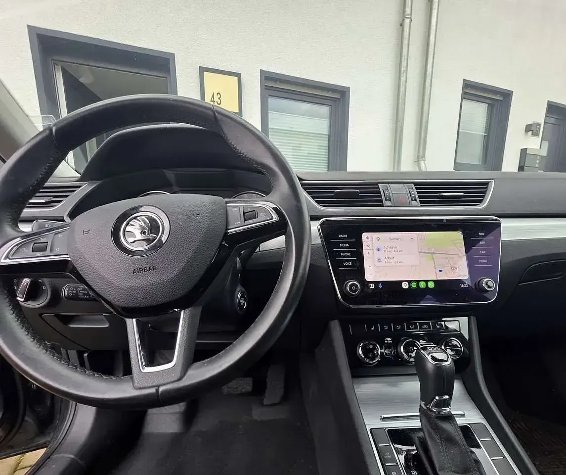 Gebraucht Skoda Superb Ambition 156 PS (114 kW) 2020 Grau Limousine