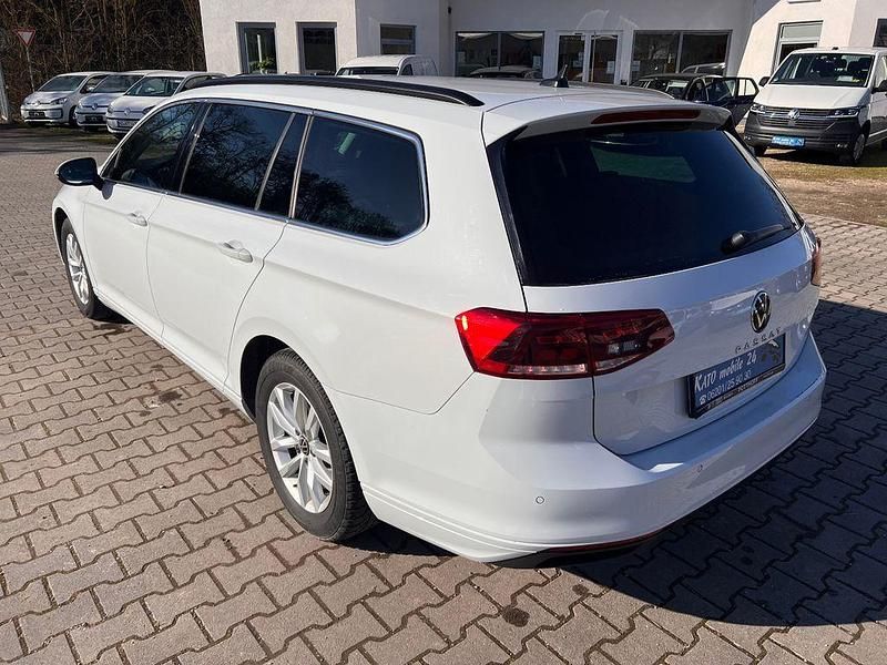 Gebraucht VW Passat Business 150 PS (110 kW) 2022 Weiß Kombi