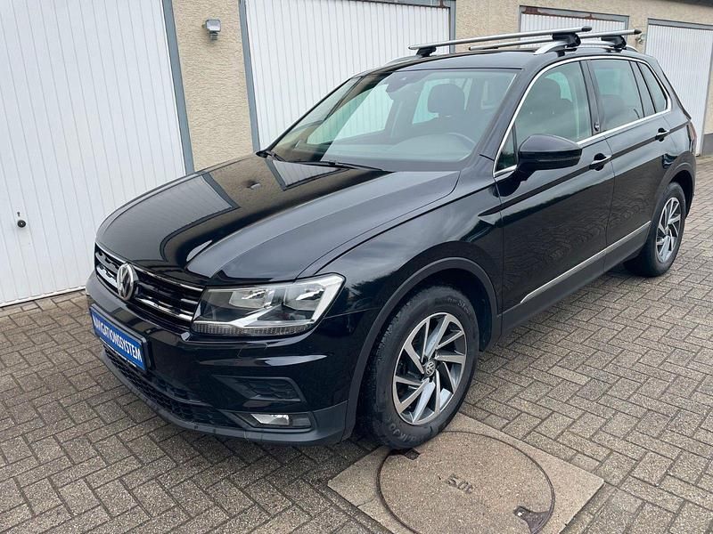 Gebraucht VW Tiguan Sound 150 PS (110 kW) 2018 Deep black perleffekt SUV