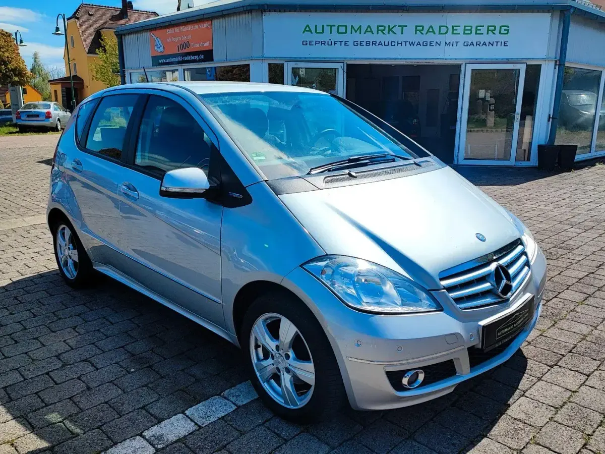 Gebraucht Mercedes A160 Avantgarde 95 PS (69 kW) 2009 Silber Limousine