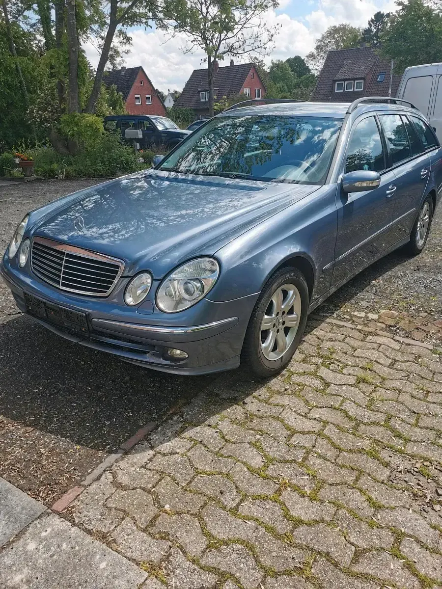Gebraucht Mercedes E220 150 PS (110 kW) 2004 Blau Kombi