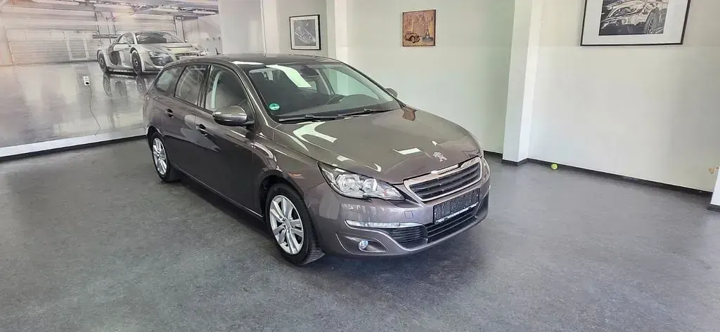 Gebraucht Peugeot 308 SW Active 110 PS (80 kW) 2015 Grau Kombi