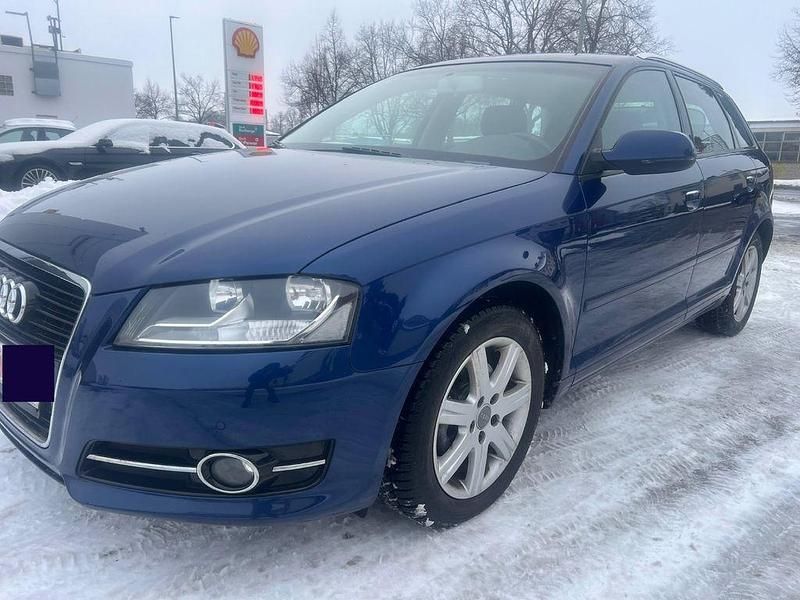 Gebraucht Audi A3 Ambition 140 PS (102 kW) 2011 Blau Kleinwagen