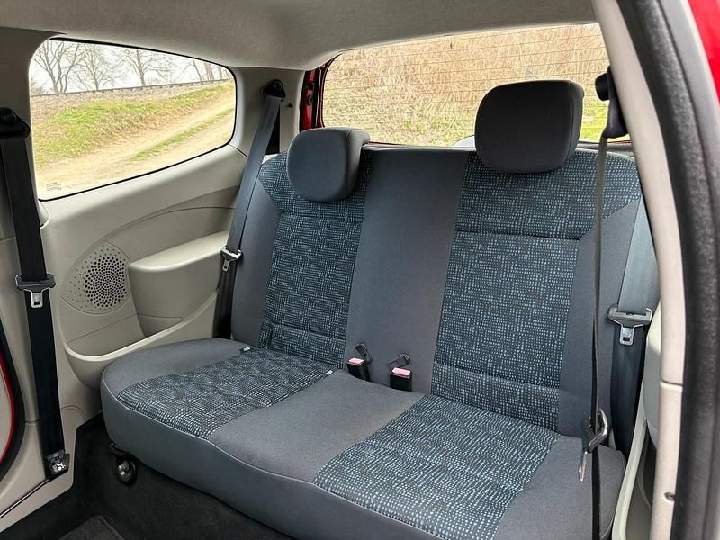 Gebraucht Renault Twingo 58 PS (42 kW) 2009 Rot Kleinwagen