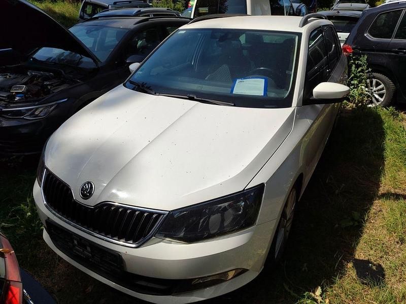 Weiß Gebraucht 2015 Skoda Fabia Sport Kombi | 10.750 € (Fairer Preis) - Bild 1/4