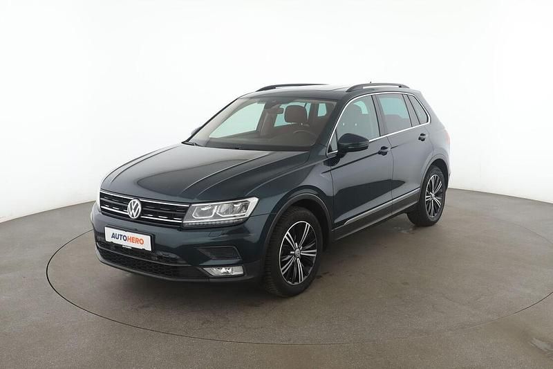 Grün Gebraucht 2017 VW Tiguan Comfortline SUV | 17.510 € (Teuer) - Bild 1/3