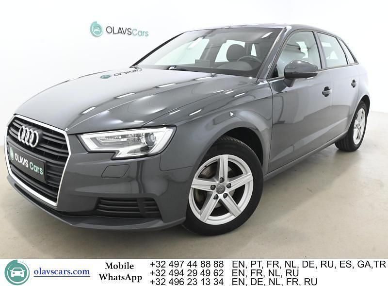 Grau Gebraucht 2020 Audi A3 Sportback Limousine | 15.125 € (Superpreis) - Bild 1/4
