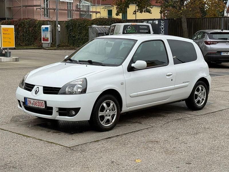 Gebraucht Renault Clio II Campus 58 PS (42 kW) 2009 Gletscherweiss Kleinwagen