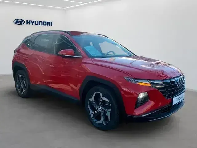 Gebraucht Hyundai Tucson Trend 230 PS (169 kW) 2024 Rot SUV