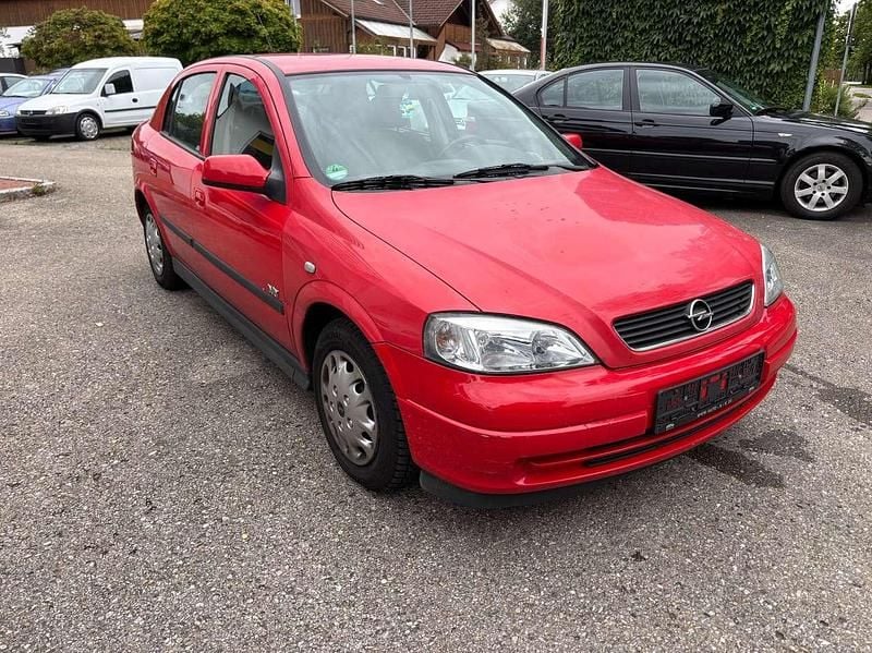 Rot Gebraucht 2003 Opel Astra Classic Edition Limousine | 999 € - Bild 1/4