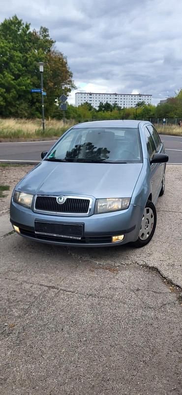 Andere farben Gebraucht 2004 Skoda Fabia Kleinwagen | 1.650 € (Fairer Preis) - Bild 1/4