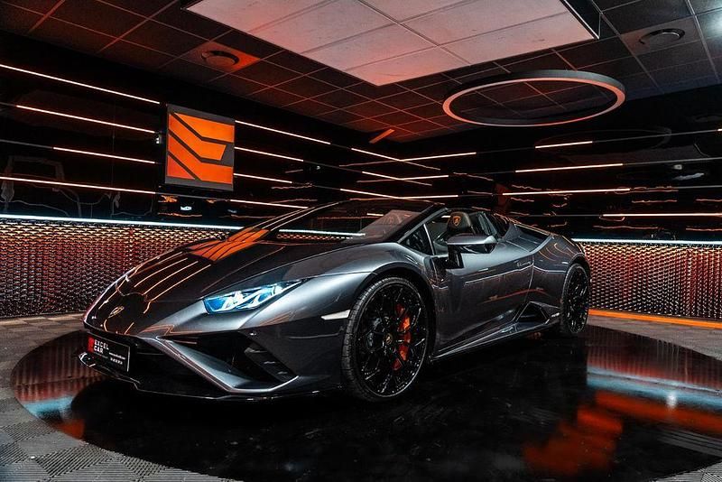 Grau Gebraucht 2021 Lamborghini Huracán Cabrio | 309.890 € - Bild 1/4