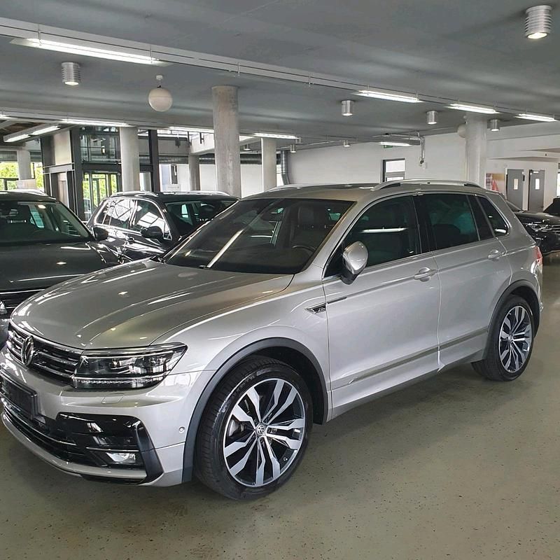 Grau Gebraucht 2019 VW Tiguan Highline SUV | 29.900 € (Guter Preis) - Bild 1/4