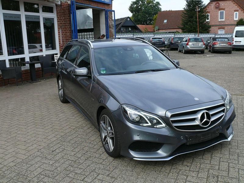 Grau Gebraucht 2016 Mercedes E350 Avantgarde Kombi | 17.000 € (Guter Preis) - Bild 1/4