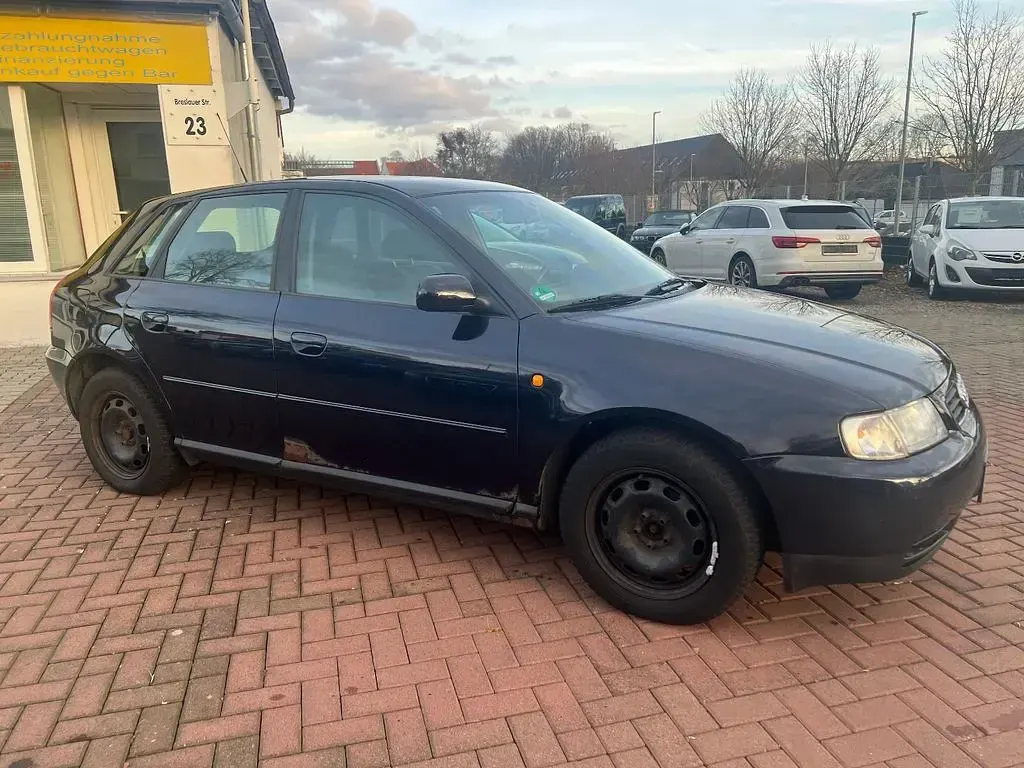 Gebraucht Audi A3 Attraction 125 PS (91 kW) 1999 Blau Kleinwagen
