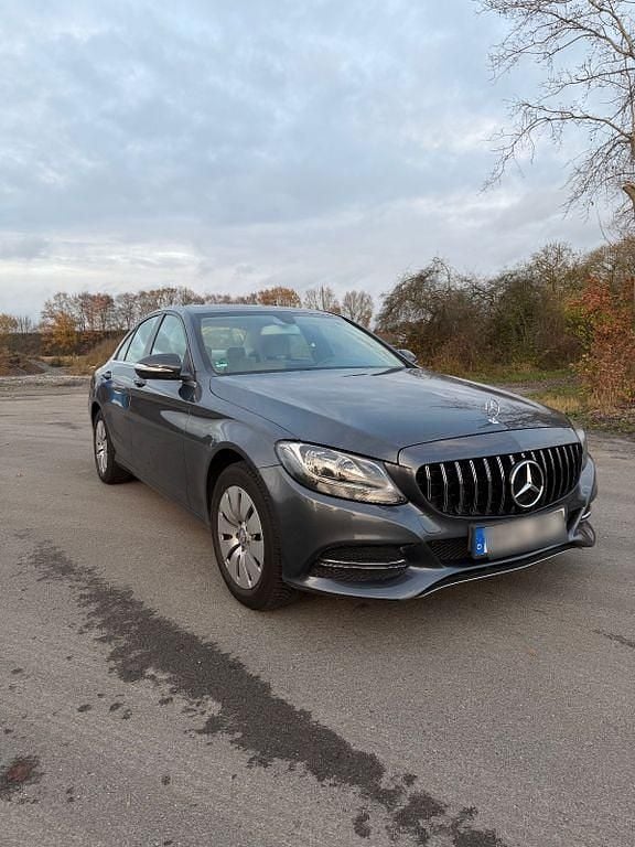 Grau Gebraucht 2015 Mercedes C200 Limousine | 16.850 € (Guter Preis) - Bild 1/4
