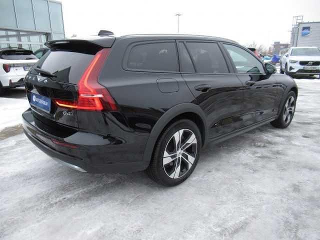 Gebraucht Volvo V60 CC 145 PS (106 kW) 2024 Kombi