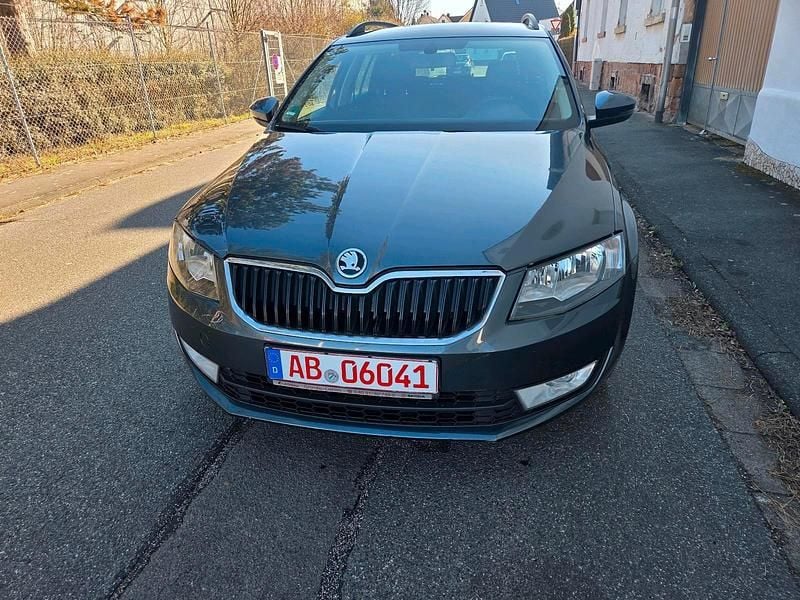 Gebraucht Skoda Octavia 105 PS (77 kW) 2015 Grau Kleinwagen