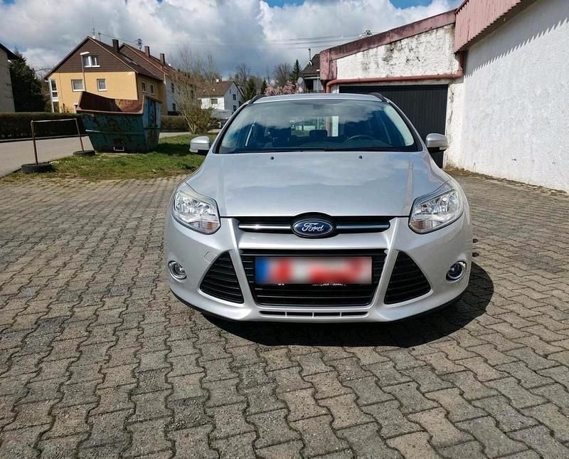 Gebraucht Ford Focus 105 PS (77 kW) 2011 Silber Kombi