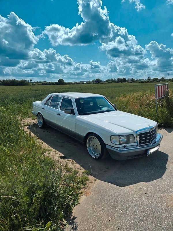 Gebraucht Mercedes 560 242 PS (177 kW) 1986 Weiß Limousine