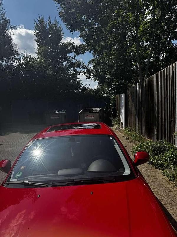 Gebraucht BMW 116 122 PS (89 kW) 2011 Rot Kleinwagen