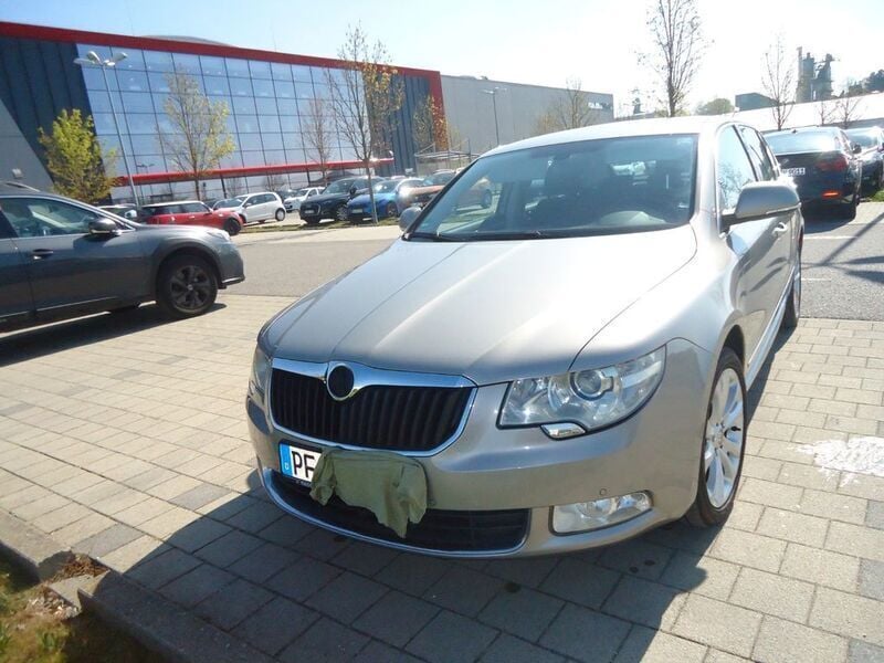 Beige Gebraucht 2010 Skoda Superb Comfort Limousine | 7.900 € (Fairer Preis) - Bild 1/4