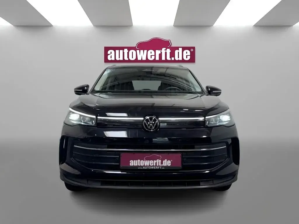 Gebraucht VW Tiguan Life 150 PS (110 kW) 2024 Schwarz SUV