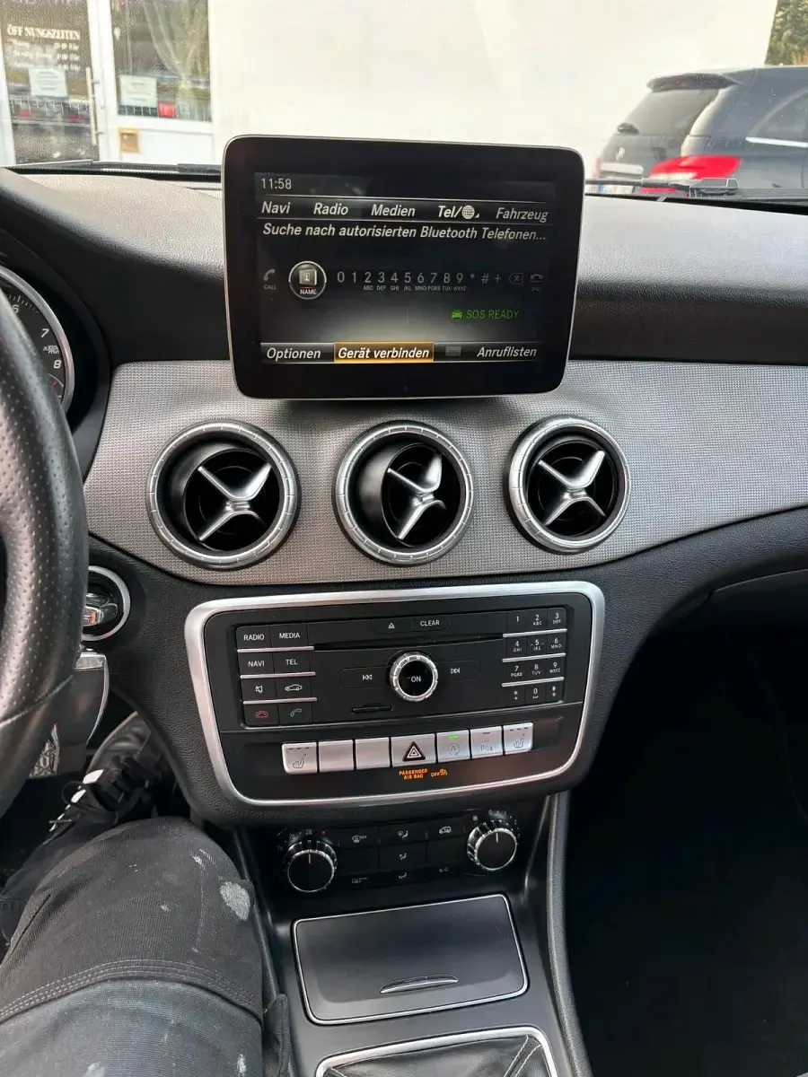 Gebraucht Mercedes CLA180 135 PS (99 kW) 2017 Schwarz Limousine