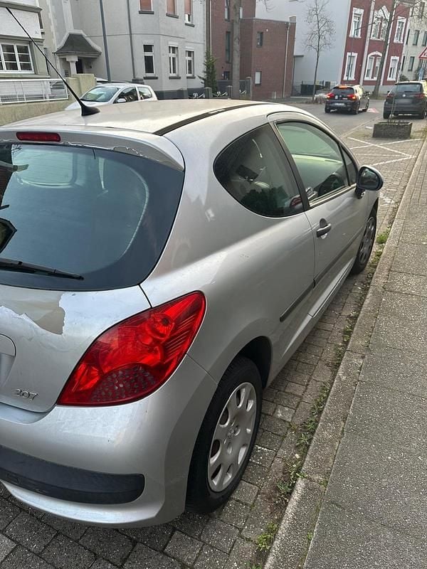 Gebraucht Peugeot 207 73 PS (53 kW) 2007 Silber Kleinwagen