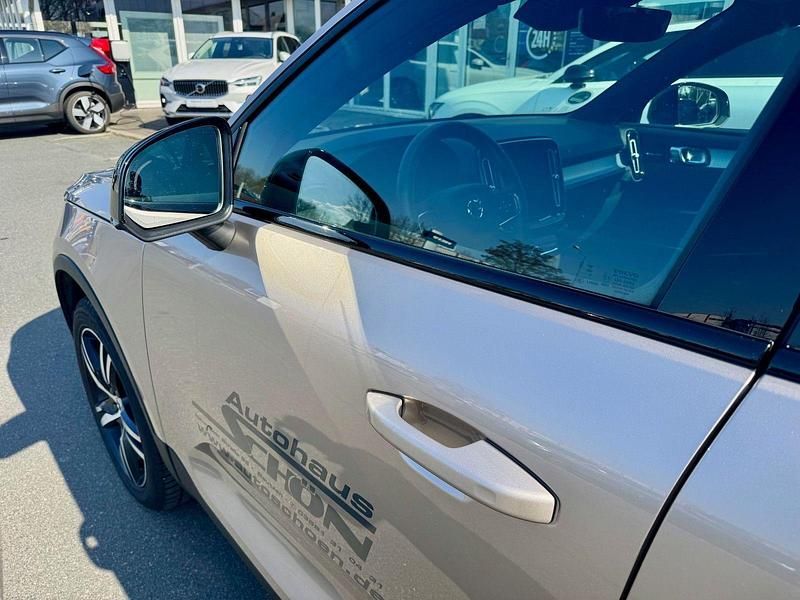 Gebraucht Volvo XC40 Plus 163 PS (119 kW) 2024 Beige metallic SUV