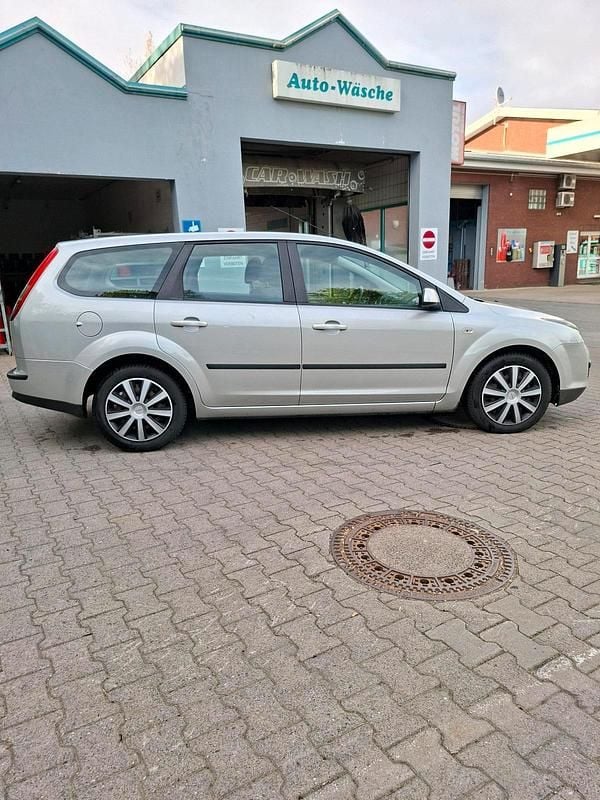 Usata Ford Focus 100 CV (73 kW) 2007 Argento Station wagon